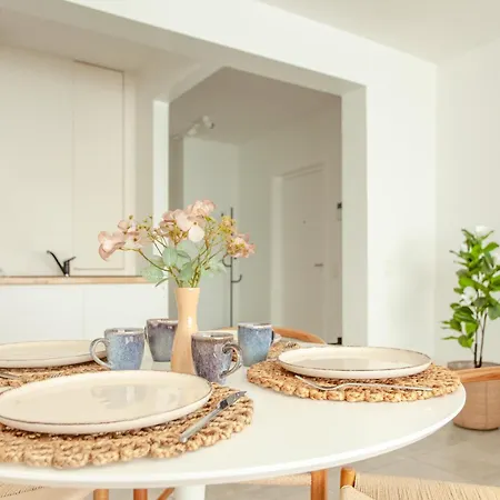 Bright And Cozy In アパート