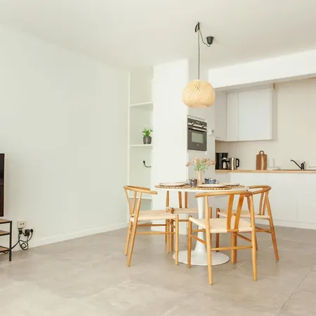 Bright And Cozy In Ostende